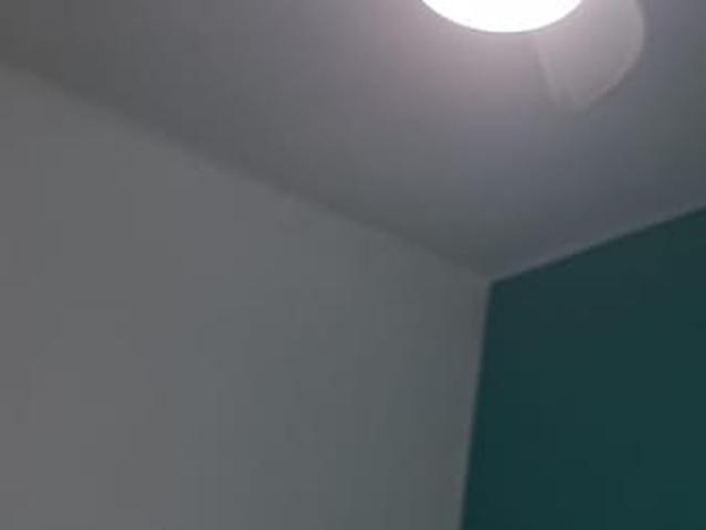 Alugo um quarto em minha residencia