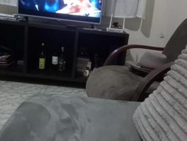 Alugo um quarto mobiliado