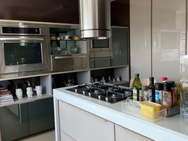 Alugo apartamento vista mar com 4 suites