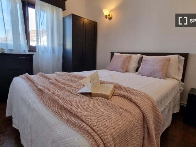 Alugo apartamento de 4 quartos em Coimbra