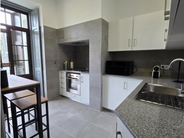 Alugo apartamento de 4 quartos em Coimbra