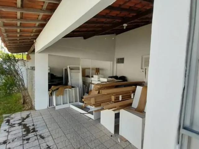 ALUGO CASA NA SAMBAQUI COM 4 suítes excelente pra comercial ou residencial