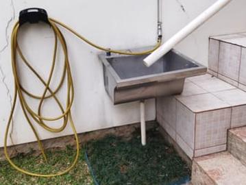 alugo casa com 1 quarto com jardim