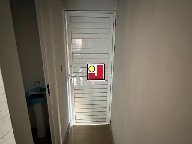Alugo Loft E Cobertura Em Barra de Guaratiba, Na Rua Da Praia. Sem Fiador Ou Depósito. R$1250lof