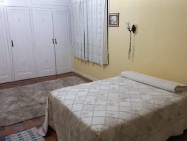 Alugo quarto 30 m individual em casa na Tijuca proximo metro