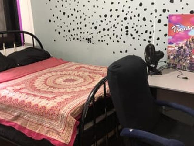 Alugo quarto com banheiro individual na Ponte Grande