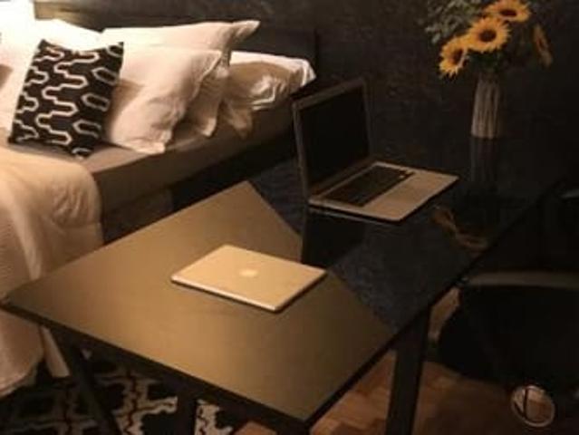 ALUGO QUARTO CASAL MOBILIADO DO LADO DO SHOPPING CIDADE