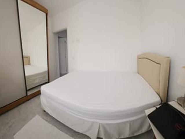 Alugo Quarto, apto com vista para o mar