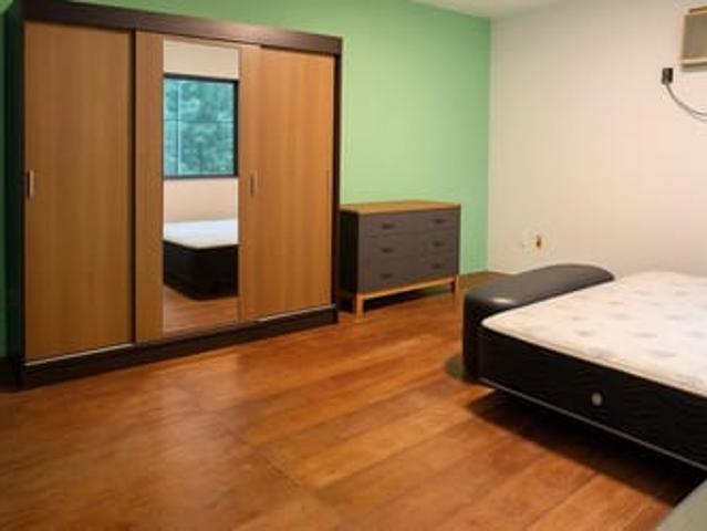 alugo quarto gigante em casa com vista mar em são conrado