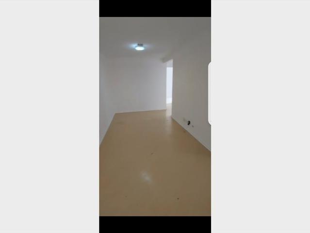 Alugo quarto de solteiro no Cabral