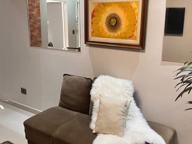 Alugo quarto em apartamento no Centro