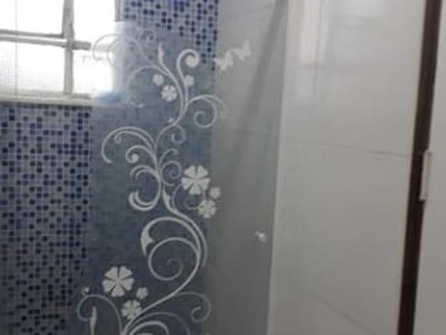 Alugo quarto individual com saida indepente p/ Rapaz/ Senhor