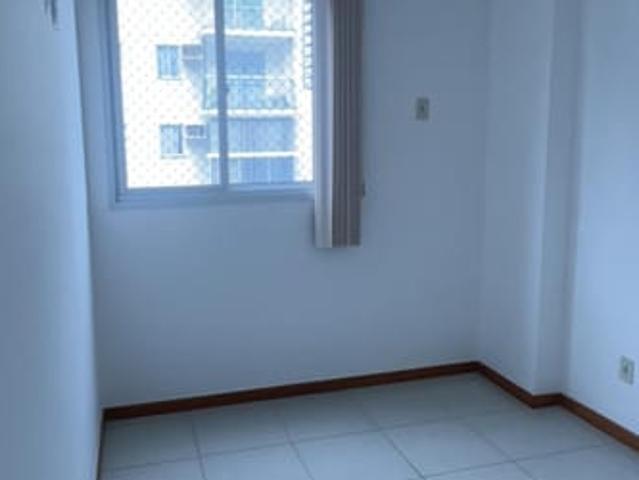 Alugo quarto individual em JC