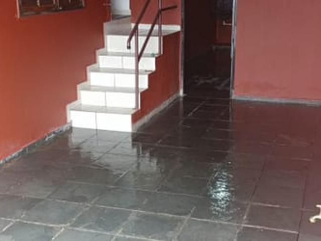 alugo quarto individual para rapazes