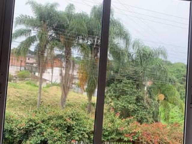 Alugo quarto privativo em casa grande