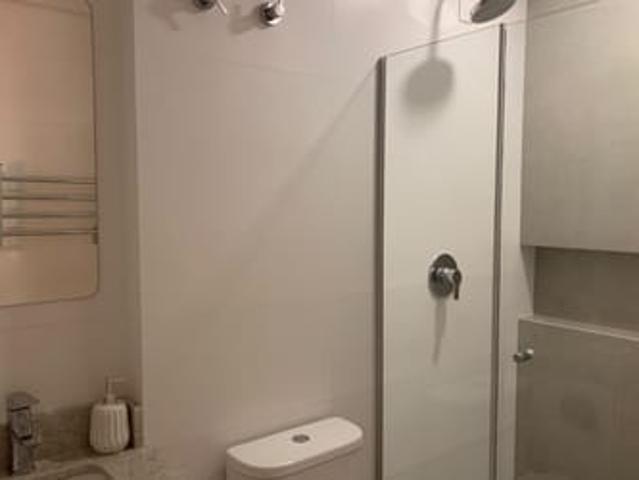 Alugo Suíte e Quarto Individual – Cabral