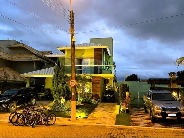 Alugue: Elegante Casa em Cond. Bougainville II
