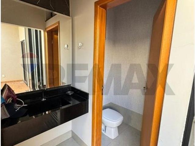 Alugue Sua Casa dos Sonhos em Cond. Fechado!