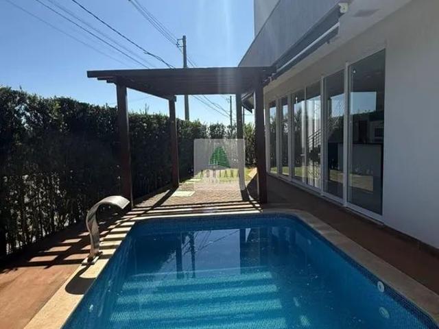 Aluguel Casa Acolhedora Projetada para Jovem Casal Sala Integrada com Área de Lazer e Cozinha 3 Suí