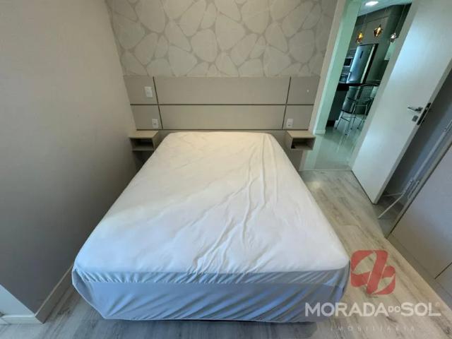 Apartamento Quadra Mar para alugar em Meia Praia Itapema/SC