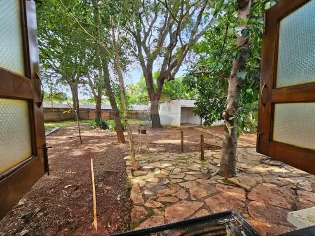 Aluguel de Casa com quintal amplo, 2 Quartos em Chácaras Califórnia, próximo ao Campus da UFG