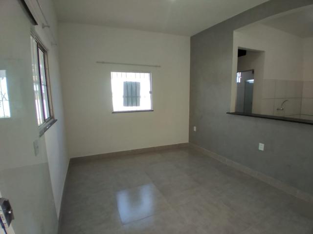 Aluguel de Casa com 60m² no Bairro Tomba, Feira de Santana