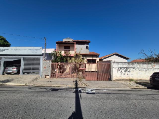 Aluguel de Casa com 6 Quartos e 2 Suítes no Jardim América, Sorocaba SP 320m², 8 Vagas de Garagem!