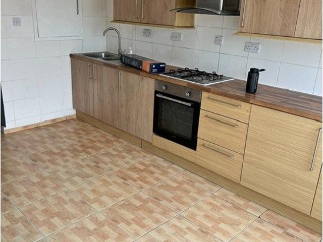 Aluric Close, Grays RM16, 3 bed end terrace house to rent, £1,800 pcm | PrimeLocation