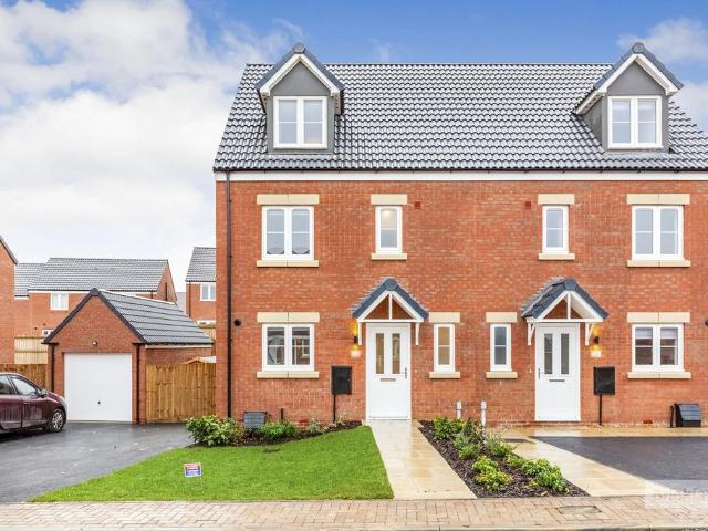 Alva Close, Weldon, CORBY 4 bed house to rent £1,600 pcm £369 pw