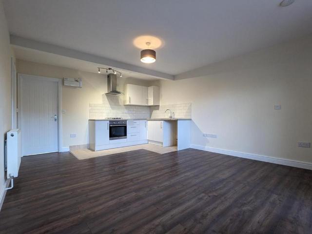 Alvechurch Road, Birmingham, B31 1 bed apartment to rent £810 pcm £187 pw