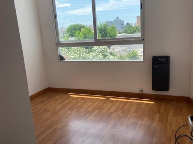 ALVEAR 214. DPTO 1 DORMITORIO