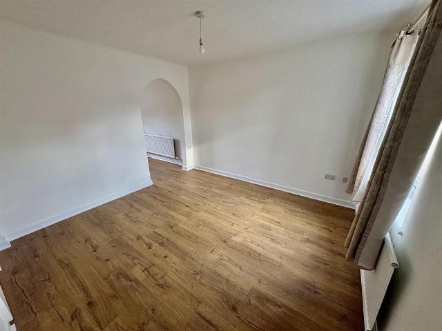 Alveston Close, Westlea, Swindon 2 bed house to rent £1,200 pcm £277 pw