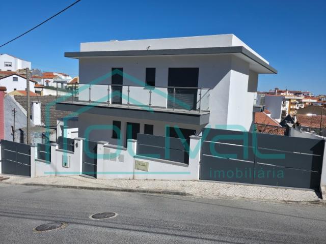 Alverca Moradia NOVA para arrendamento Com vista Rio