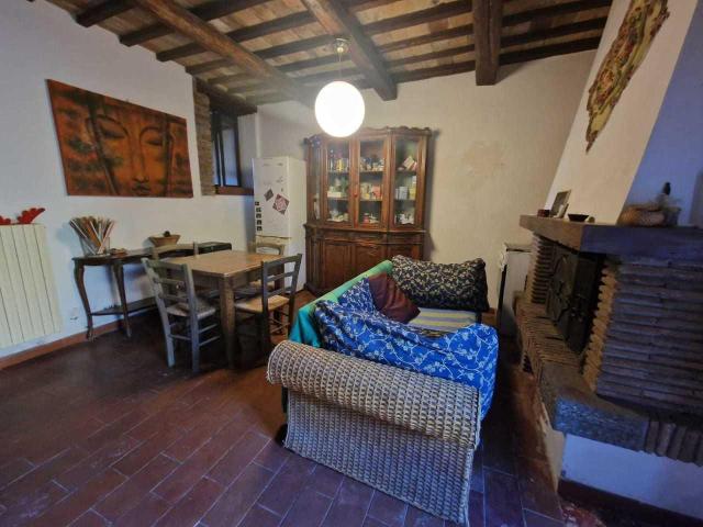 alviano scalo trilocale 90mq