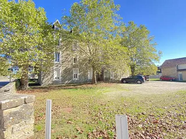 Alvignac 46500 Achat / Vente appartement 1 pièce t1 parking