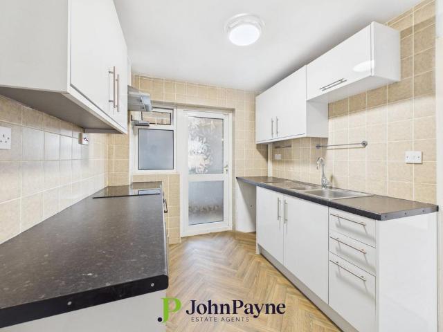 Alvin Close, Binley, Coventry, CV3 2 bed semi detached house to rent £1,150 pcm £265 pw