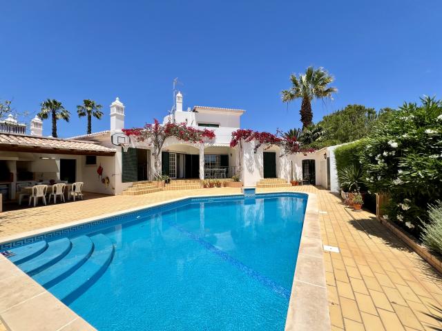 ALVOR TRADITIONAL VILLA WITH POOL by HOMING