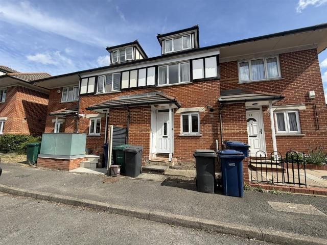 Alwyn Gardens, Hendon, London NW4, 4 bed terraced house to rent, £2,700 pcm | PrimeLocation