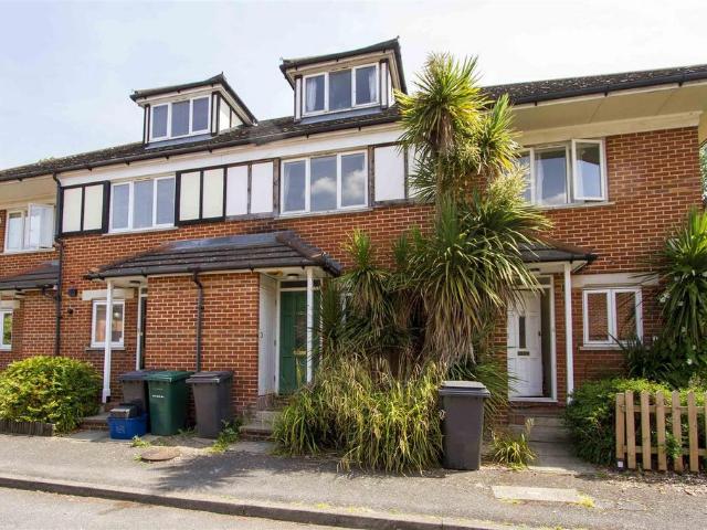 Alwyn Gardens, Hendon, LONDON, NW4 4 bed terraced house to rent £2,700 pcm £623 pw