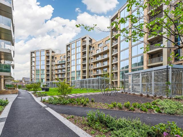 Alwyne Court, 6 Garnet Place, West Drayton UB7, 3 bed flat to rent, £2,550 pcm | PrimeLocation