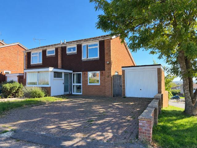 Alwins Field, Leighton Buzzard, LU7 3 bed house to rent £1,400 pcm £323 pw