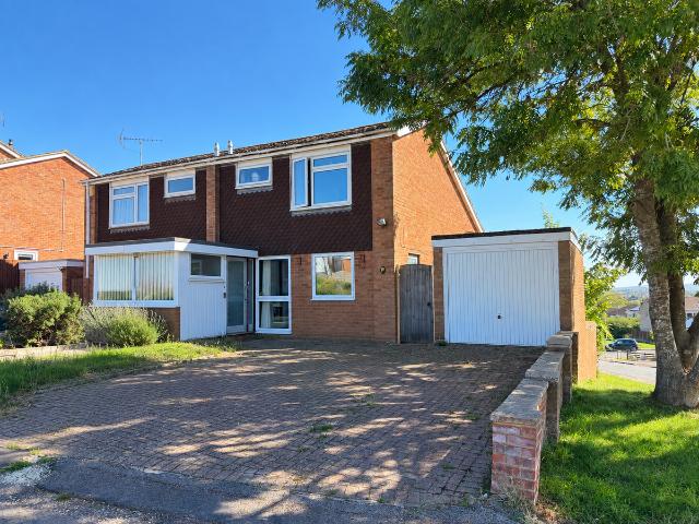 Alwins Field, Leighton Buzzard LU7, 3 bed property to rent, £1,400 pcm | PrimeLocation