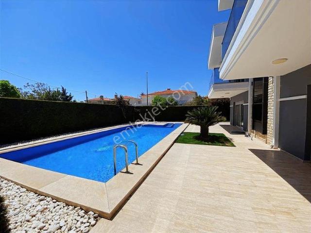 Alya Gayrimenkul Alaçatıda Havuzlu Kiralık Villa