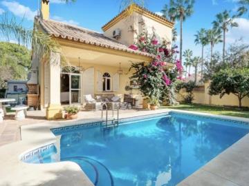 AM4200 Chalet for rent Carib Playa, Marbella, Málaga, Spain