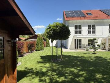 Am Waldrand 5 Zi. DHH | Bj. 2022 | 500 m² Grundstück