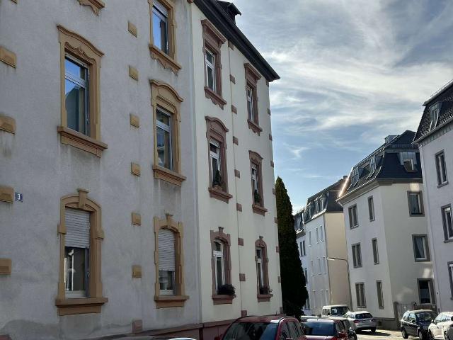 AM WEISSEN STEIN: Leerstehende 3 Zimmerwohnung im 1. OG mit Balkon