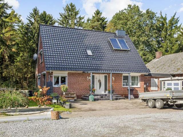 Am Ende des Weges beginnt die Ruhe – saniertes Klinkerhaus in Alleinlage am Wald, 1.214 m²