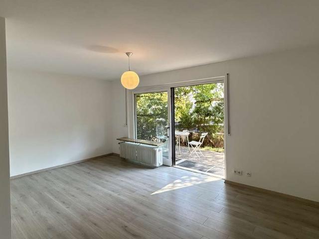 Am Englischen Garten/Schwabing ruhige renovierte 2 Zimmer Wohnung mit Garten
