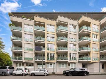 Am Florapark Düsseldorf: Lichtdurchflutete 2 Zimmer Wohnung mit Balkon und Blick ins Grüne