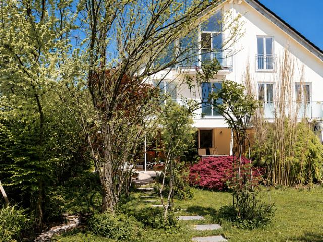 Am Hart moderne DHH mit großen Garten